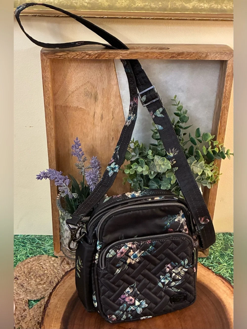 Lug Can Can, Crossbody Purse Convertible Bum Bag with Multicolor Floral Print